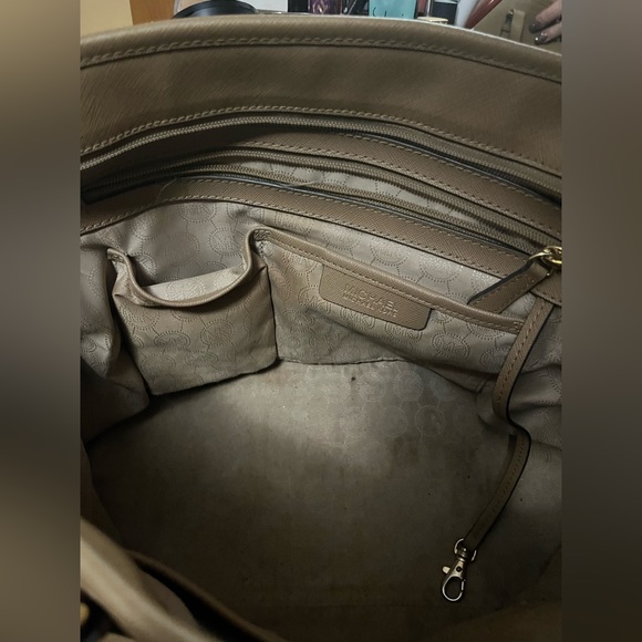 Michael Kors Purse - Picture 11 of 11